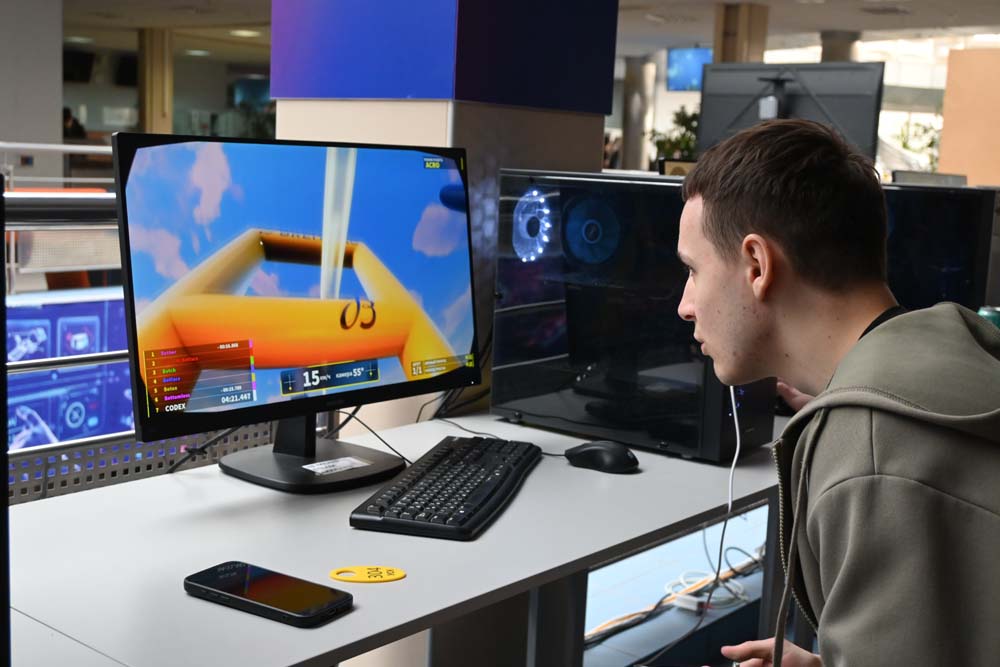 Сотрудники Пограничного управления провели занятие по БПЛА для студентов НИУ «БелГУ» 